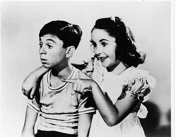 ALFALFA SWITZER AND LIZ TAYLOR 1942 (There's One Born Every Minute) - Click Image to Close
