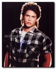 Lowe Rob Original 8 x 10 Color photo signed with C.O.A.