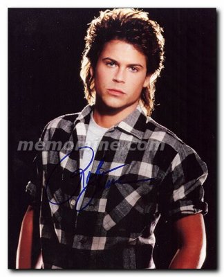 Lowe Rob Original 8 x 10 Color photo signed with C.O.A.