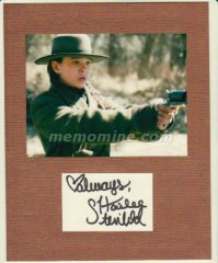 Steinfeld Hailee TRUE GRIT Original Hand Signed 8x10 Display