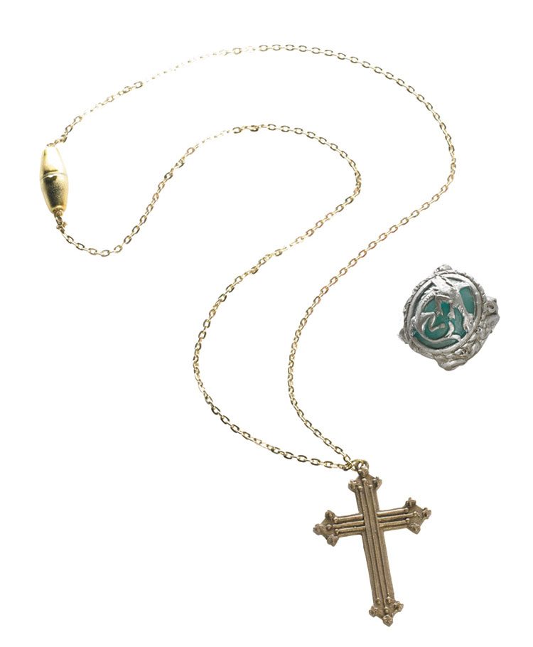 Disney Pirates of the Caribbean Angelica Cross Necklace & Ring - Click Image to Close