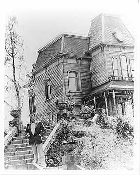 PSYCHO (NORMAN BATES IN FRONT OF HOUSE) - Click Image to Close